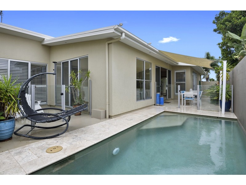 12 Panama Court, Kawana Island QLD 4575