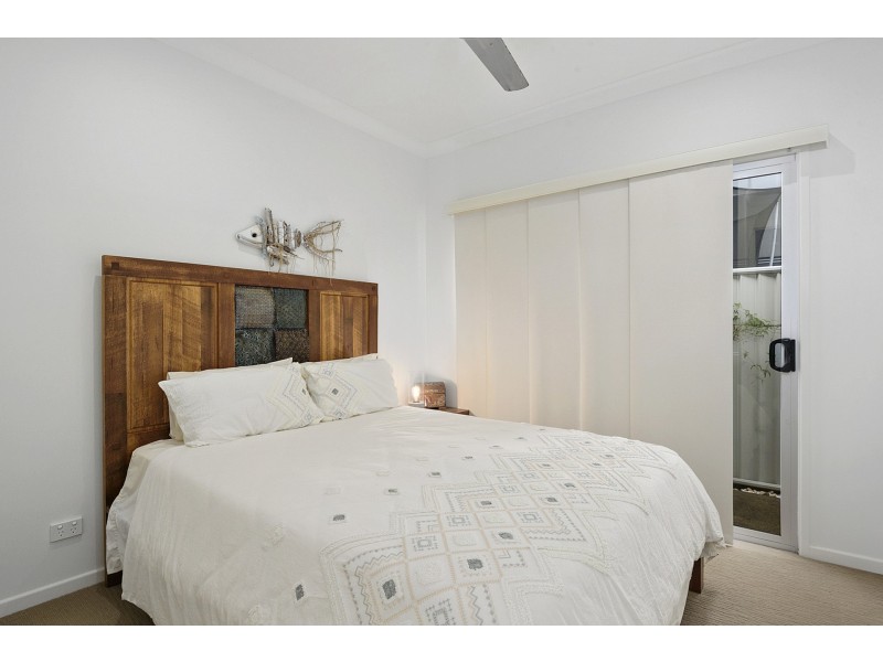 12 Panama Court, Kawana Island QLD 4575