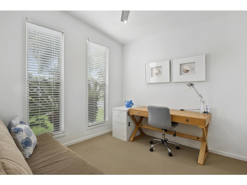 12 Panama Court, Kawana Island QLD 4575