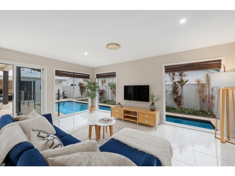 31 Cuba Court, Kawana Island QLD 4575