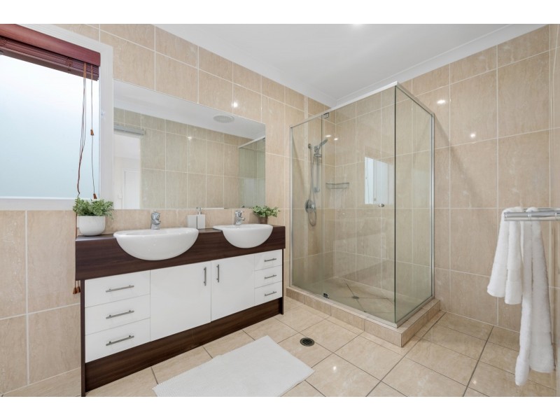 31 Cuba Court, Kawana Island QLD 4575