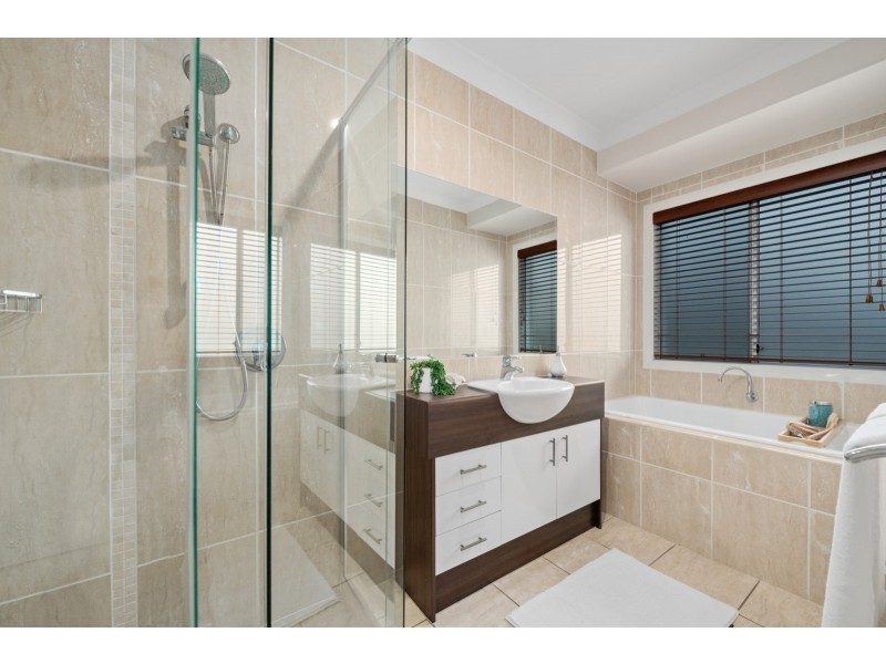 31 Cuba Court, Kawana Island QLD 4575