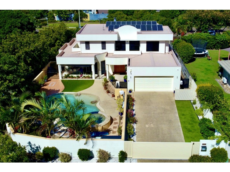 14 Mykonos Court, Kawana Island QLD 4575