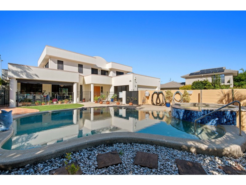 14 Mykonos Court, Kawana Island QLD 4575