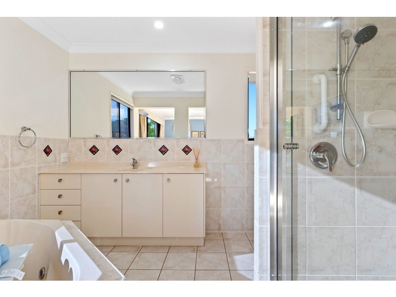 14 Mykonos Court, Kawana Island QLD 4575