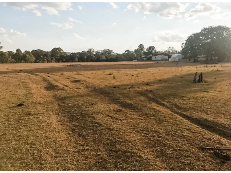 21 Railway Terrace, Crows Nest QLD 4355