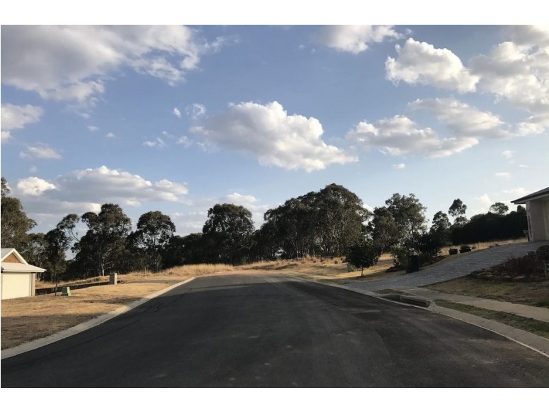 21 Railway Terrace, Crows Nest QLD 4355