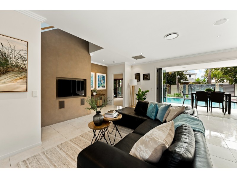 10 Cuba Court, Kawana Island QLD 4575