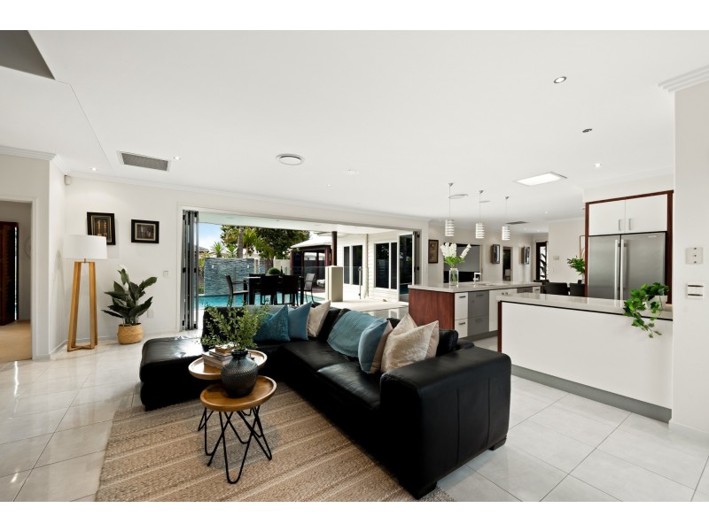 10 Cuba Court, Kawana Island QLD 4575
