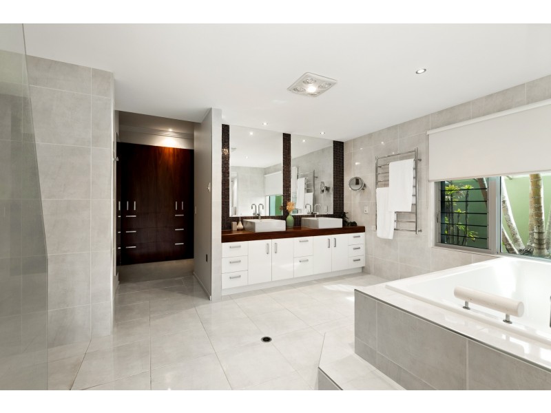 10 Cuba Court, Kawana Island QLD 4575