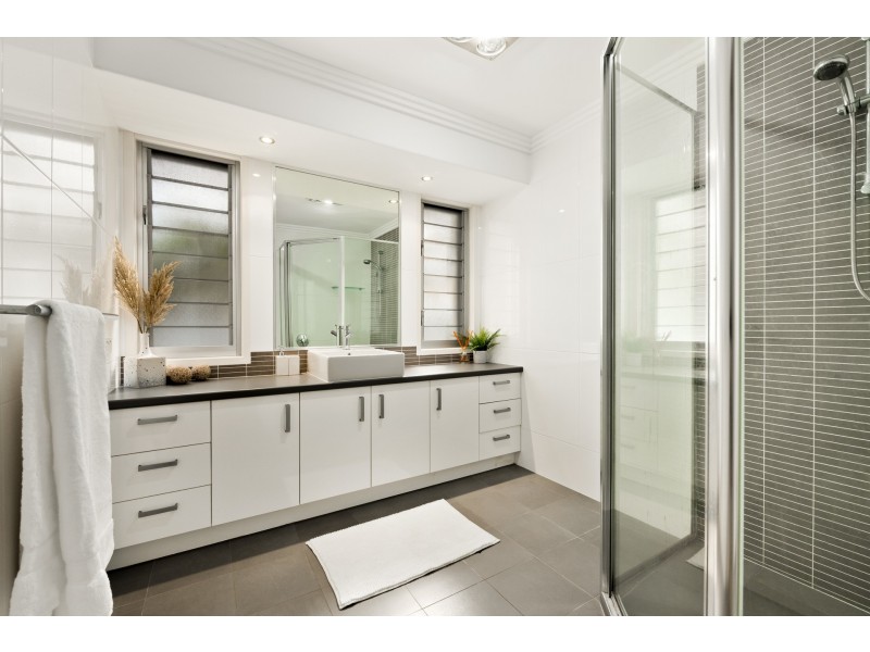 10 Cuba Court, Kawana Island QLD 4575