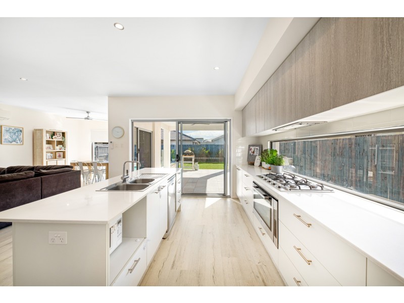 18 Panama Crescent, Mountain Creek QLD 4557