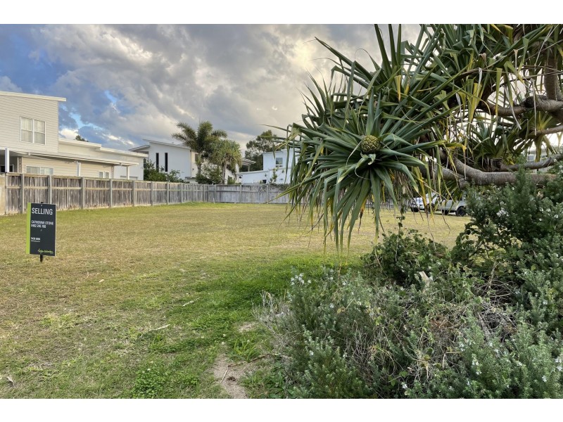 43 Boardrider Crescent, Mount Coolum QLD 4573