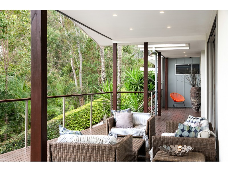 8 Hillside Court, Little Mountain QLD 4551