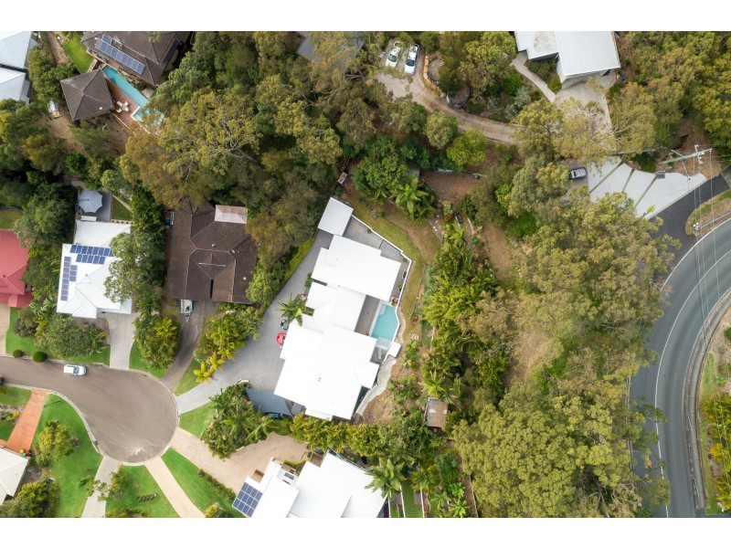 8 Hillside Court, Little Mountain QLD 4551