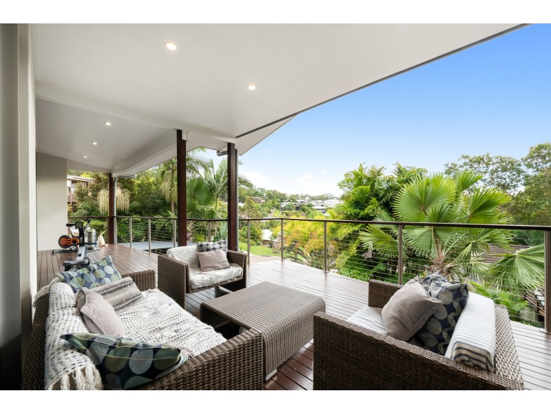 8 Hillside Court, Little Mountain QLD 4551