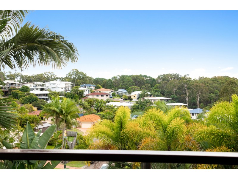 8 Hillside Court, Little Mountain QLD 4551