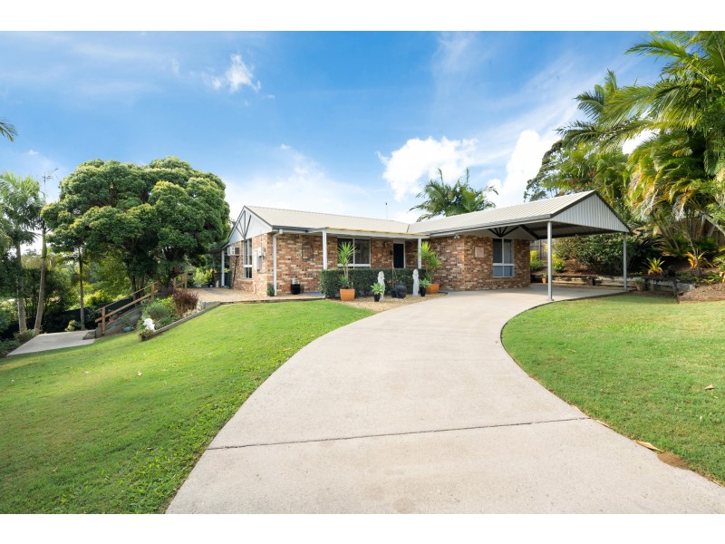 1 Holyn Close, Woombye QLD 4559