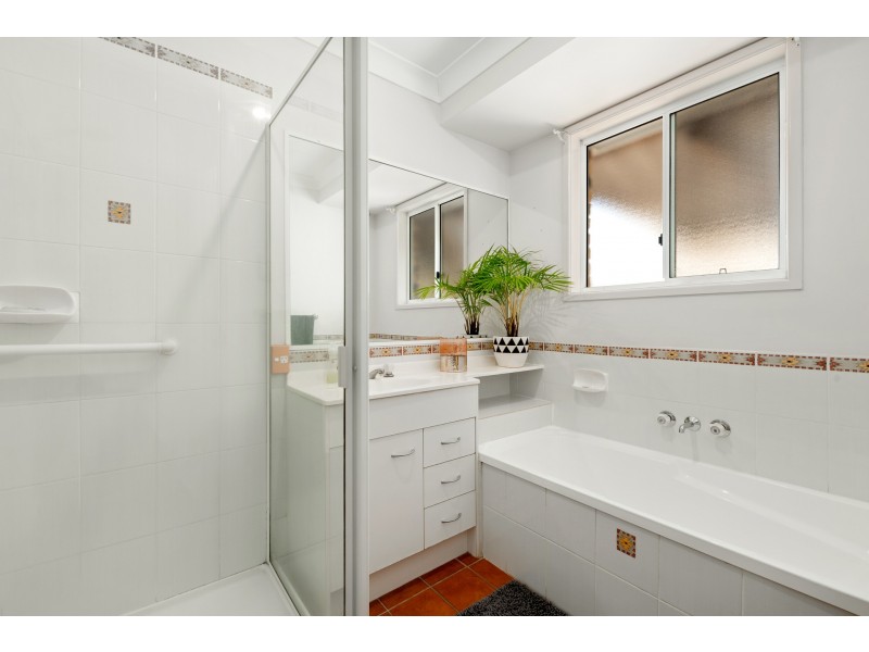 1 Holyn Close, Woombye QLD 4559