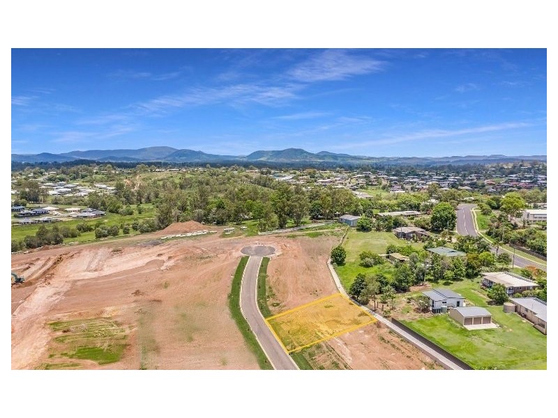 18 Excalibur Crescent, Southside QLD 4570