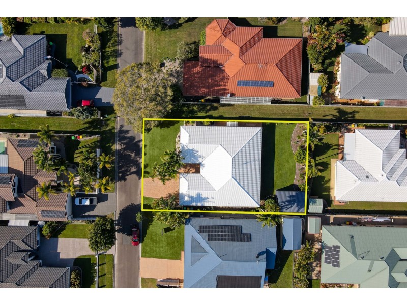 12 Firefly Street, Pelican Waters QLD 4551