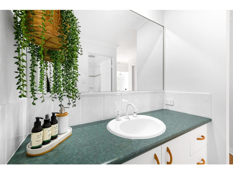 12 Firefly Street, Pelican Waters QLD 4551