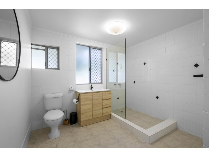 32 Kowonga Street, Pacific Paradise QLD 4564