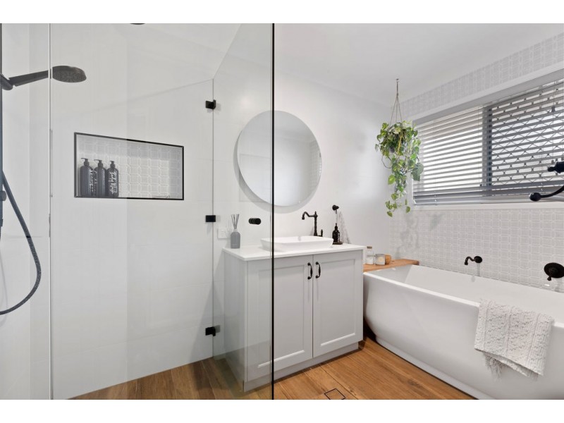 32 Bernheid Crescent, Sippy Downs QLD 4556