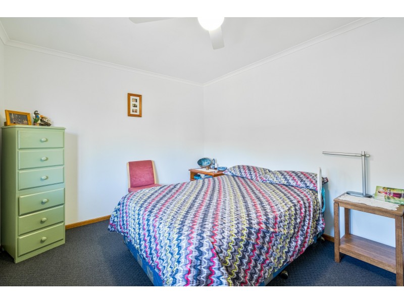 1 Casuarina Court, Highworth QLD 4560