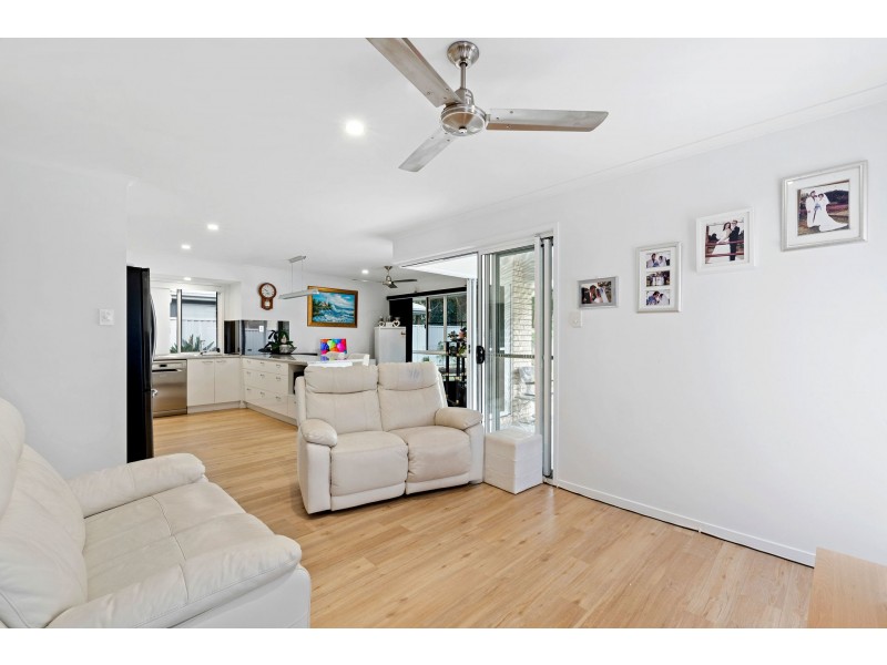 7 Palmerston Crescent, Beerwah QLD 4519