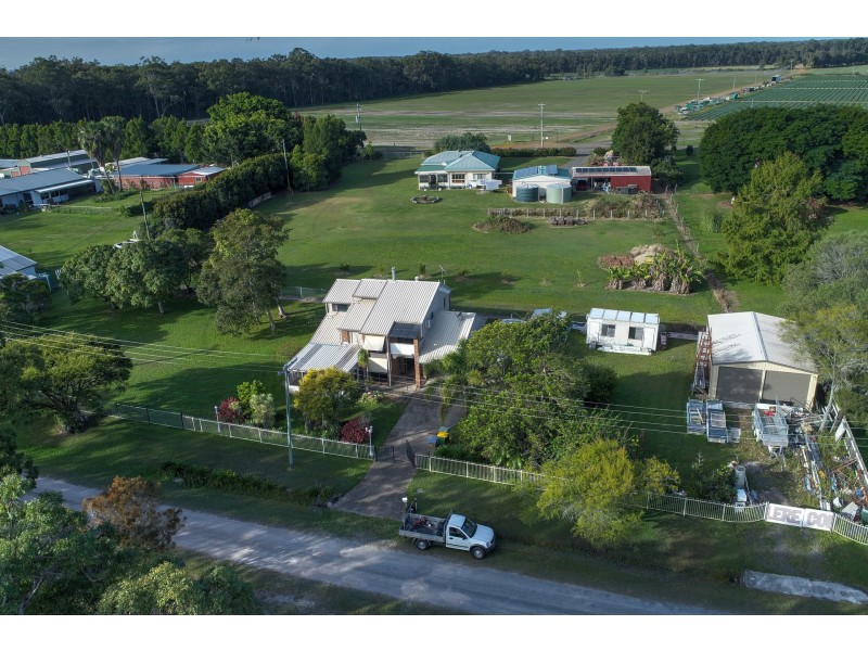 17 The Esplanade, Coochin Creek QLD 4519