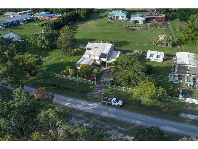 17 The Esplanade, Coochin Creek QLD 4519