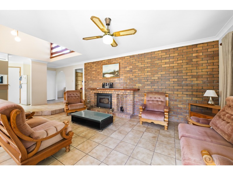 17 The Esplanade, Coochin Creek QLD 4519