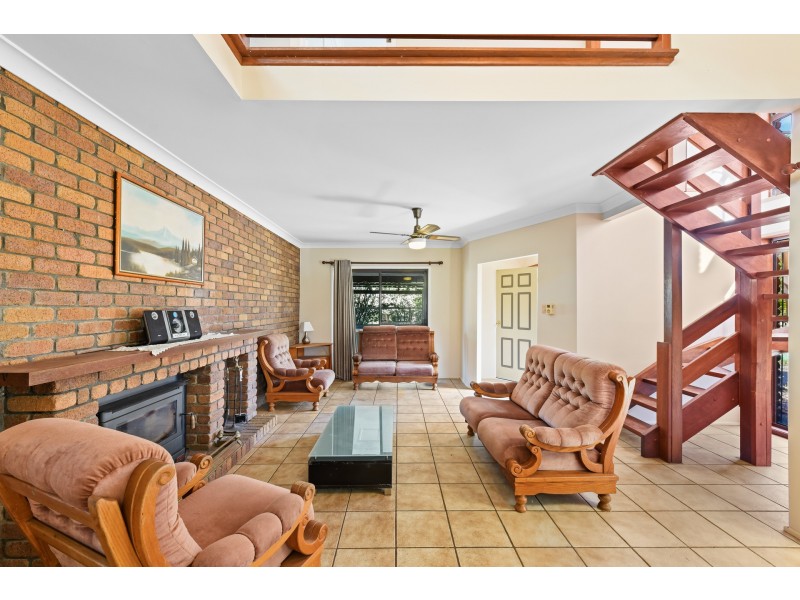 17 The Esplanade, Coochin Creek QLD 4519