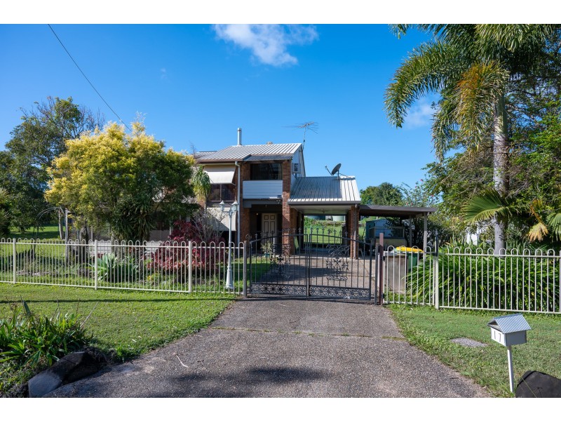 17 The Esplanade, Coochin Creek QLD 4519