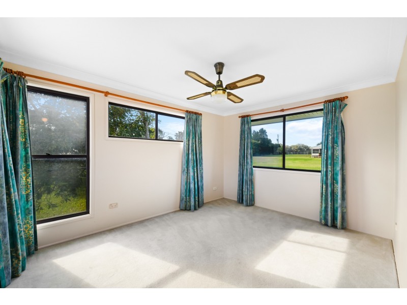 17 The Esplanade, Coochin Creek QLD 4519