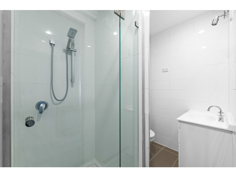 17 The Esplanade, Coochin Creek QLD 4519