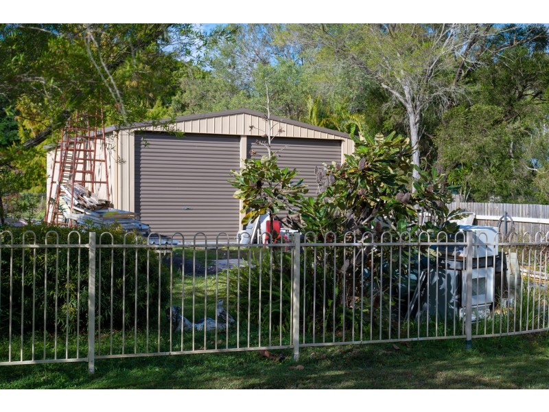 17 The Esplanade, Coochin Creek QLD 4519