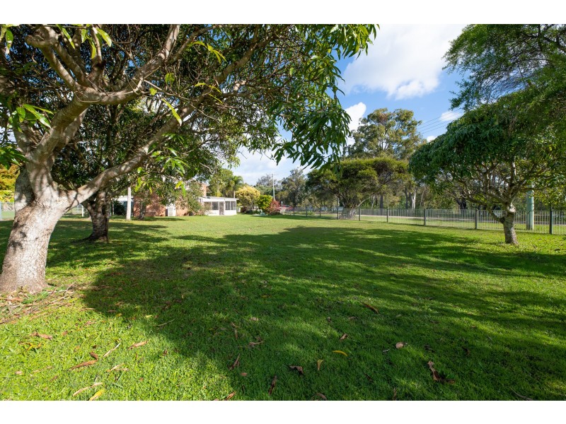 17 The Esplanade, Coochin Creek QLD 4519