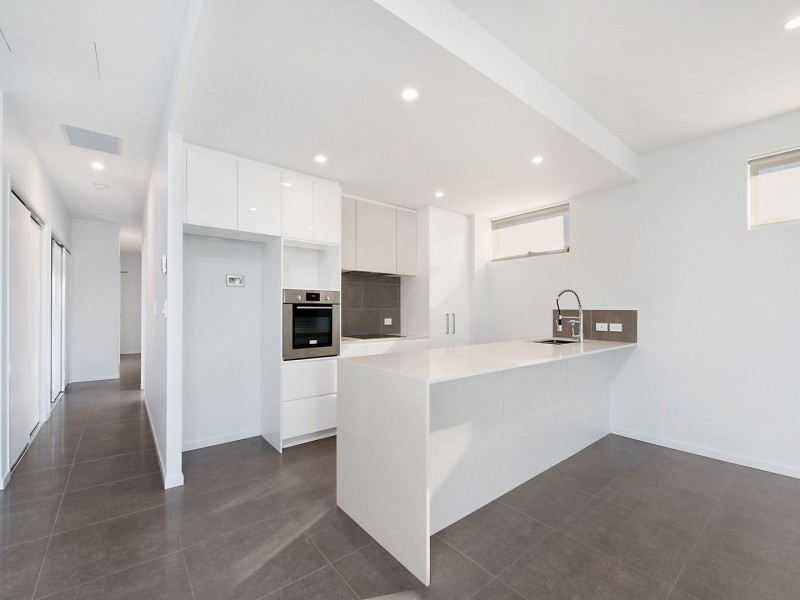 4/305 Bradman Avenue, Maroochydore QLD 4558