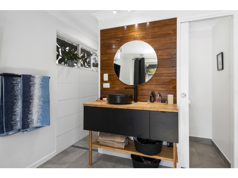 82 Beerburrum Street, Battery Hill QLD 4551