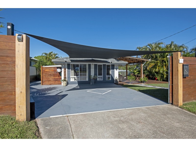 82 Beerburrum Street, Battery Hill QLD 4551