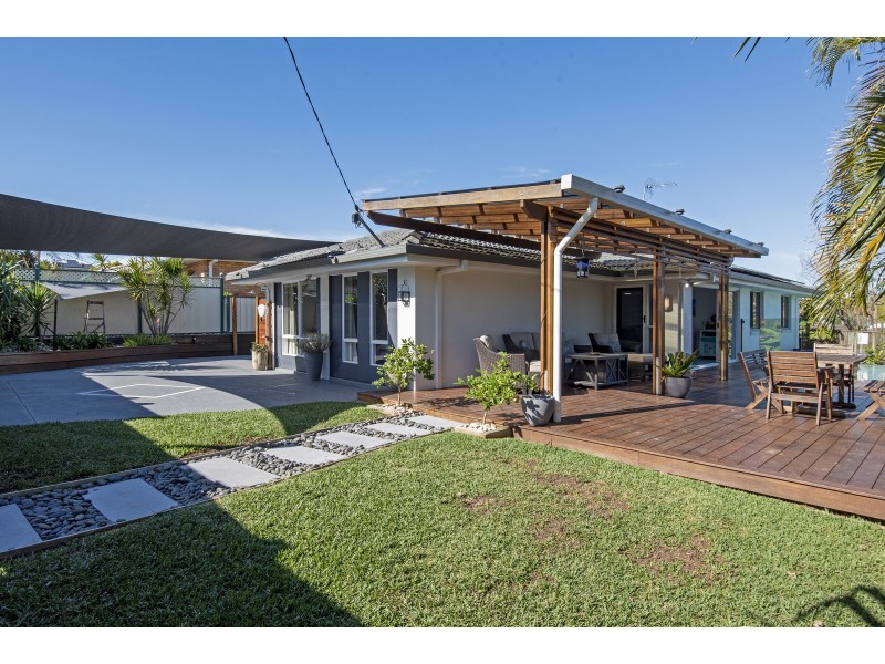 82 Beerburrum Street, Battery Hill QLD 4551