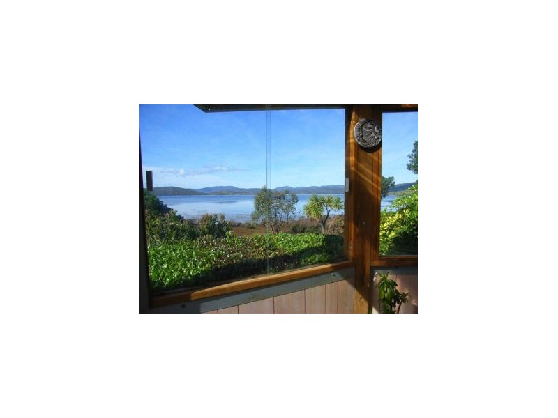 220 Bay Road, Boomer Bay TAS 7177