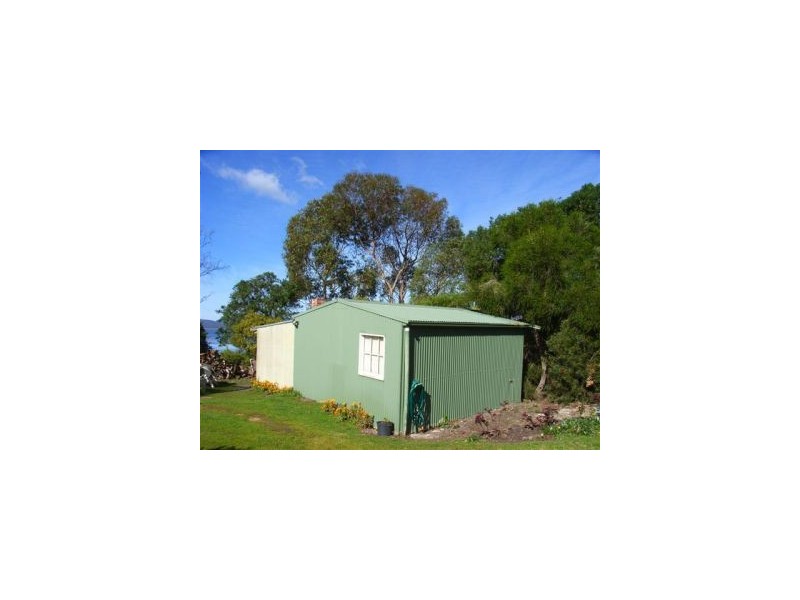 220 Bay Road, Boomer Bay TAS 7177