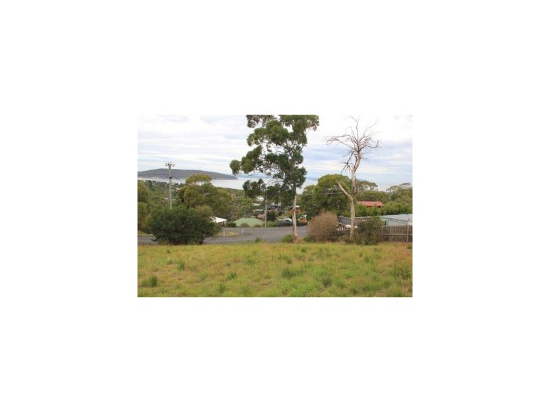 4 Wattle Road, Dodges Ferry TAS 7173