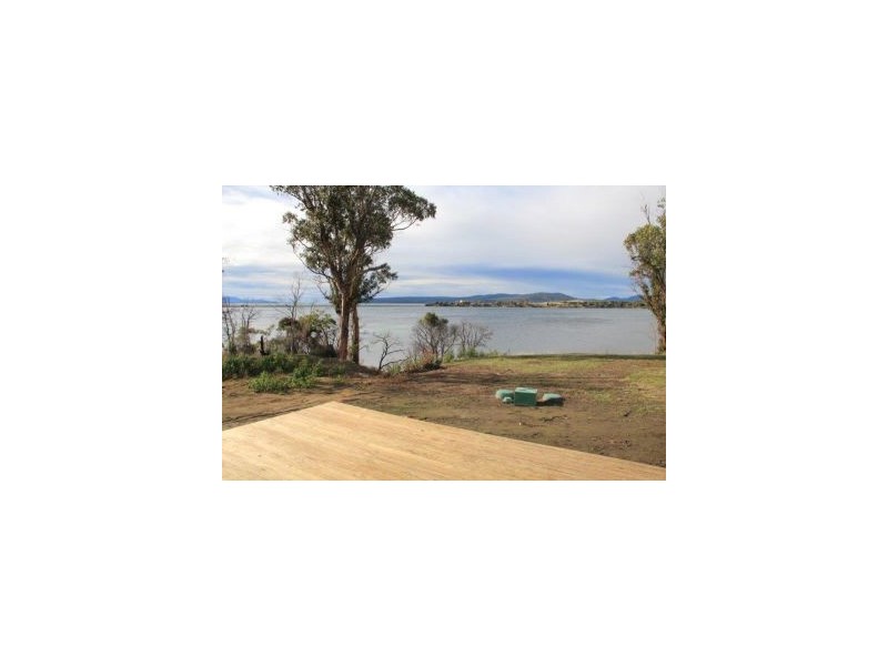 86 Bay Road, Boomer Bay TAS 7177