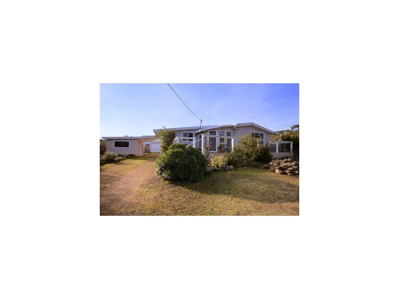 5 Erle Street West, Carlton River TAS 7173