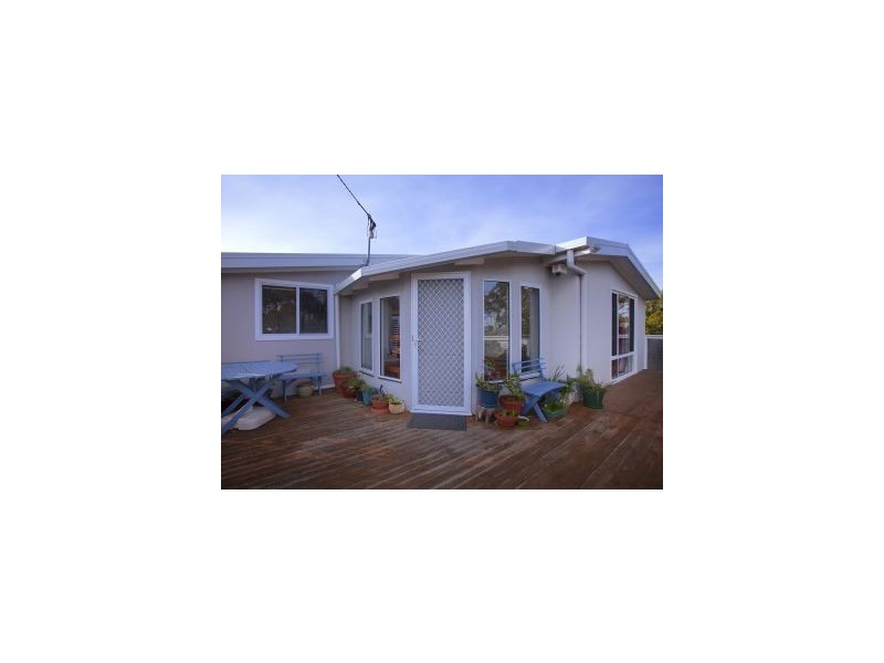 5 Erle Street West, Carlton River TAS 7173