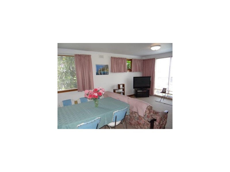 2 Fenwick Cres, Derwent Park TAS 7009